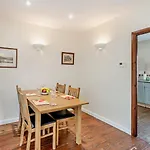 2 Bed In Oc-llh01 * هوكسهيد