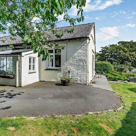 2 Bed In Outgate And Tarn Hows Llh01 *